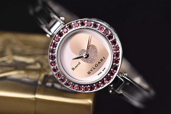 ブルガリ時計正面デザイン